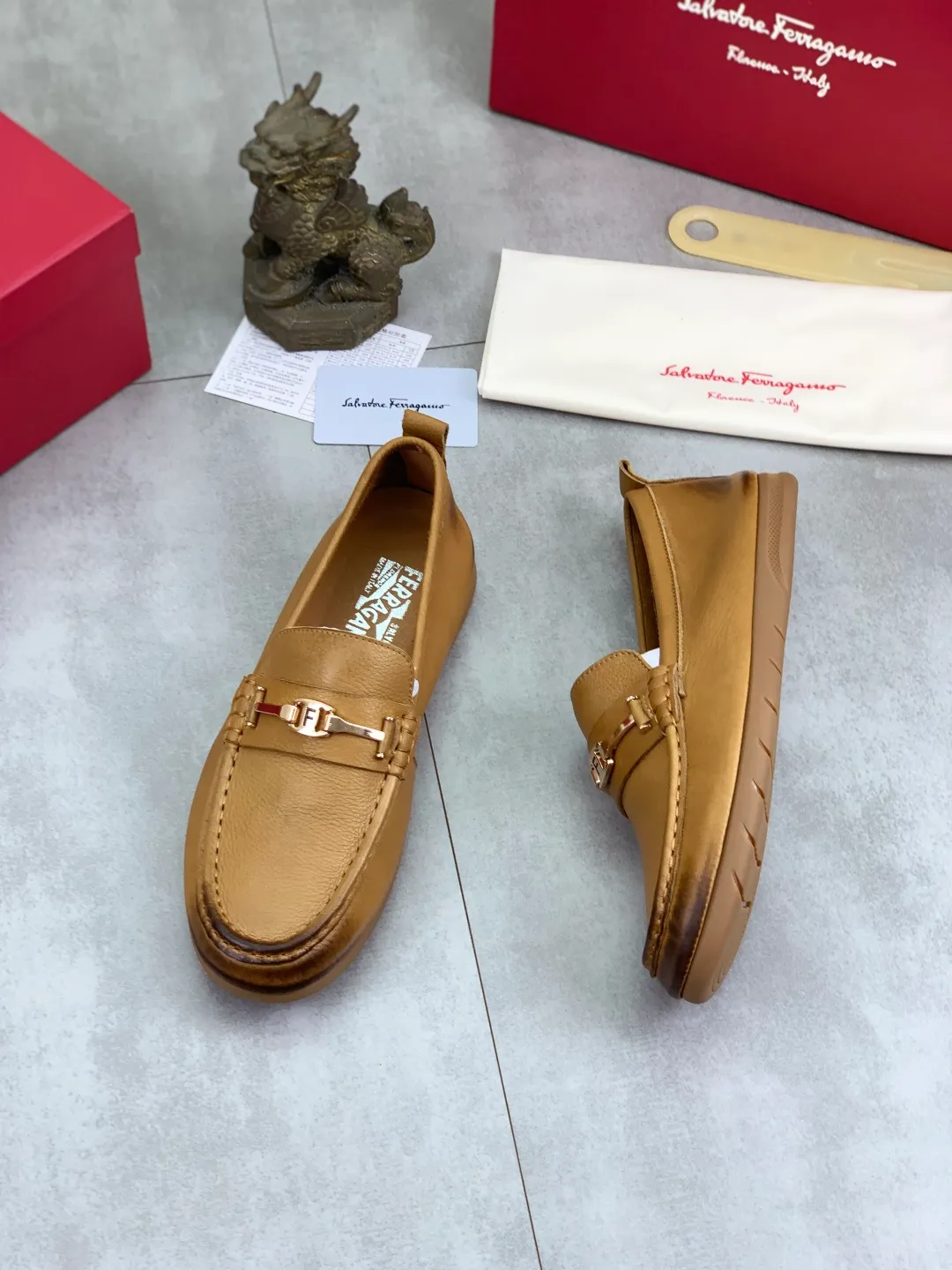 Men's shoes 💰P480 New model [Ferragamo/Ferragamo] Latest model Original imported calfskin, imported pigskin lining + original luxury metal buckle + original rubber outsole Soft and comfortable Size number: 38-44